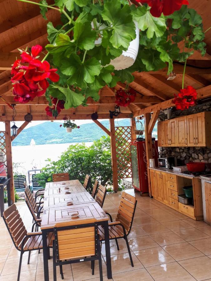 ホテルCasa Oana Ieşelniţa エクステリア 写真